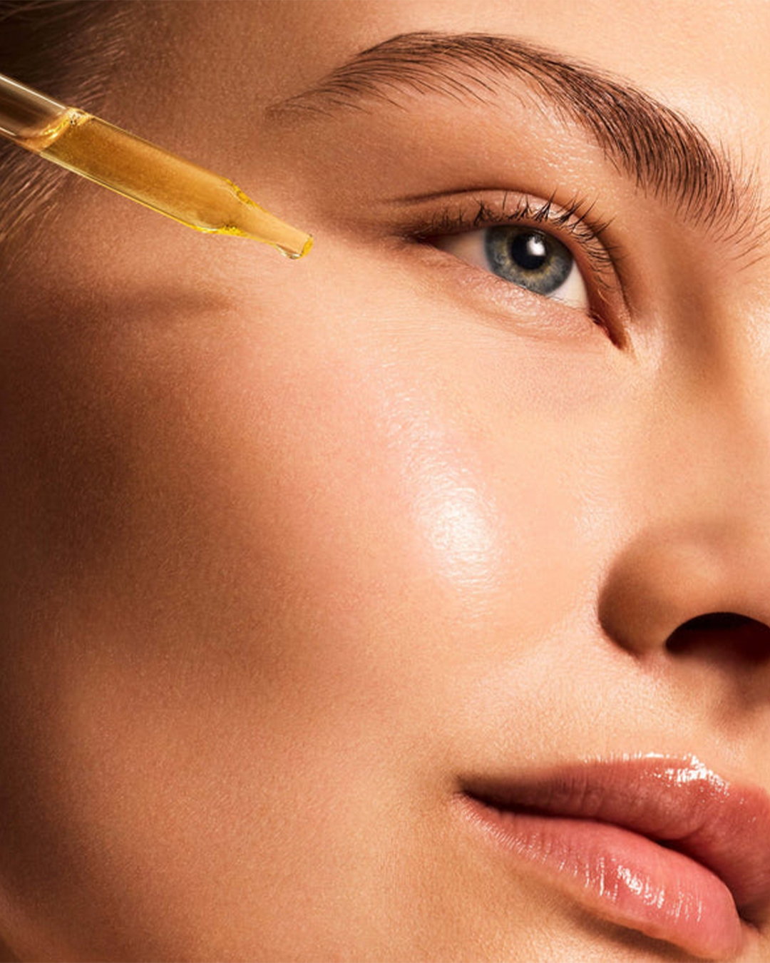 La Belle Cosmetics iS Clinical Radiance Reveal Trio