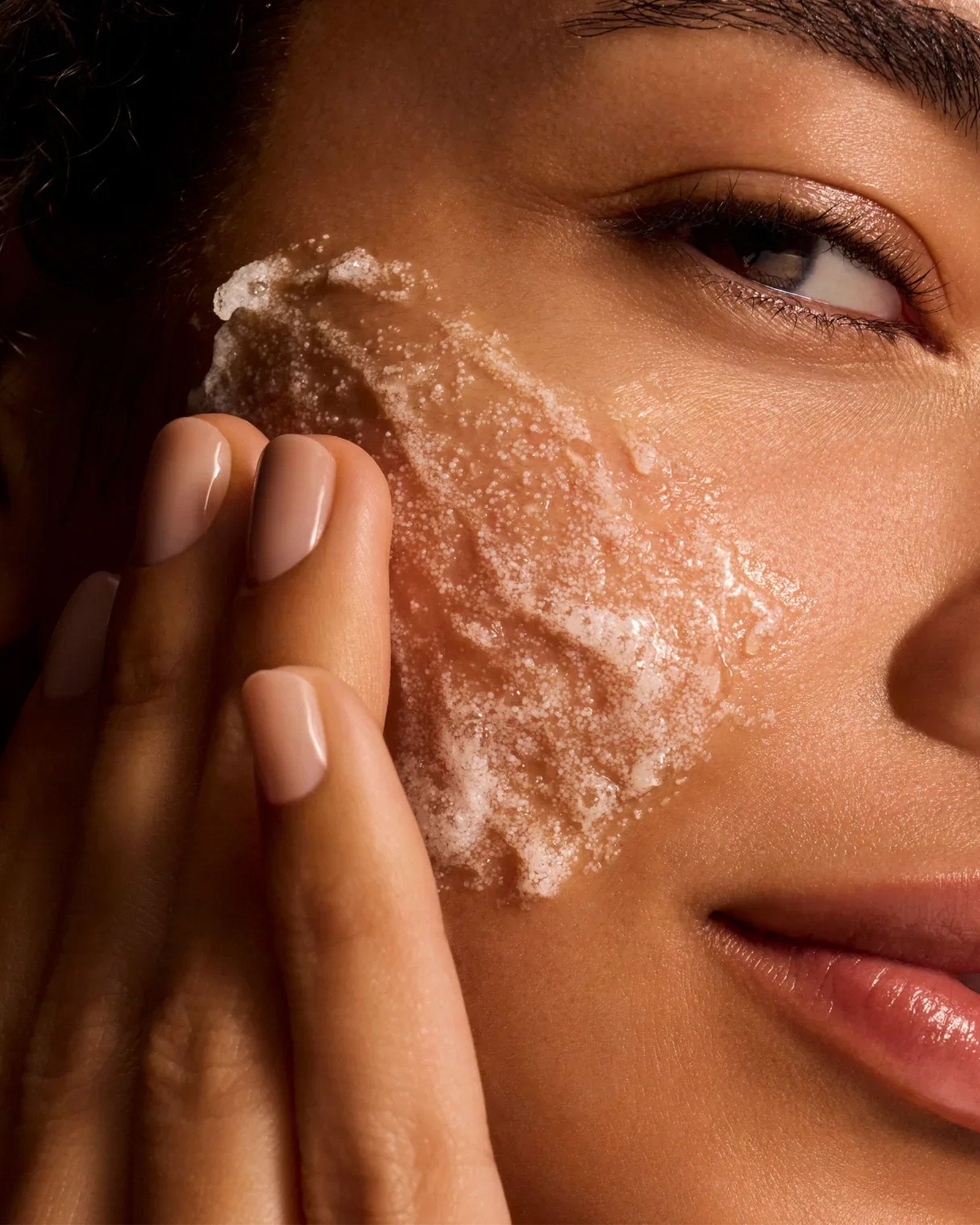 IsClinical Cleansing Complex Polish