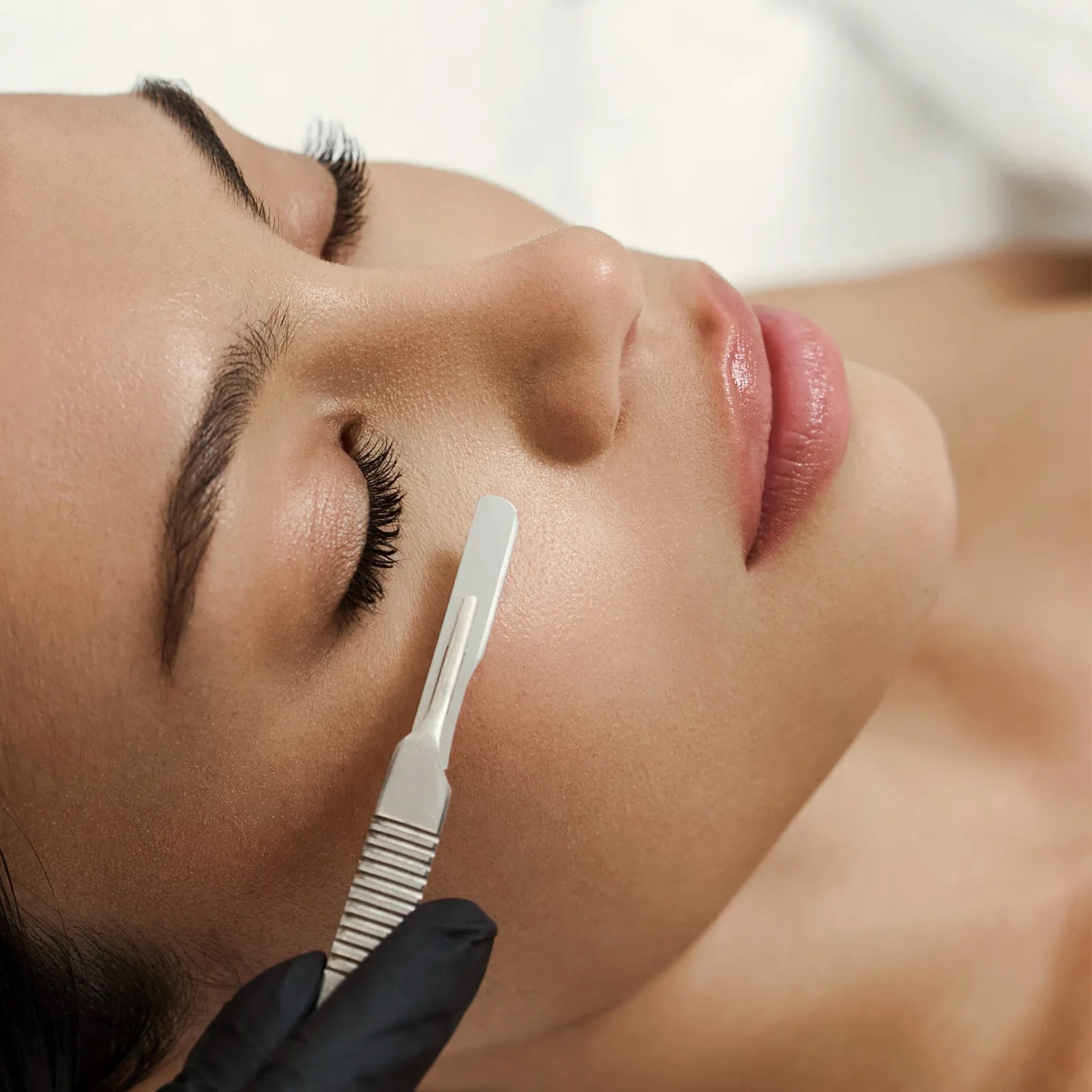La_Belle_Cosmetics_Treatments_Dermaplaning_Facial