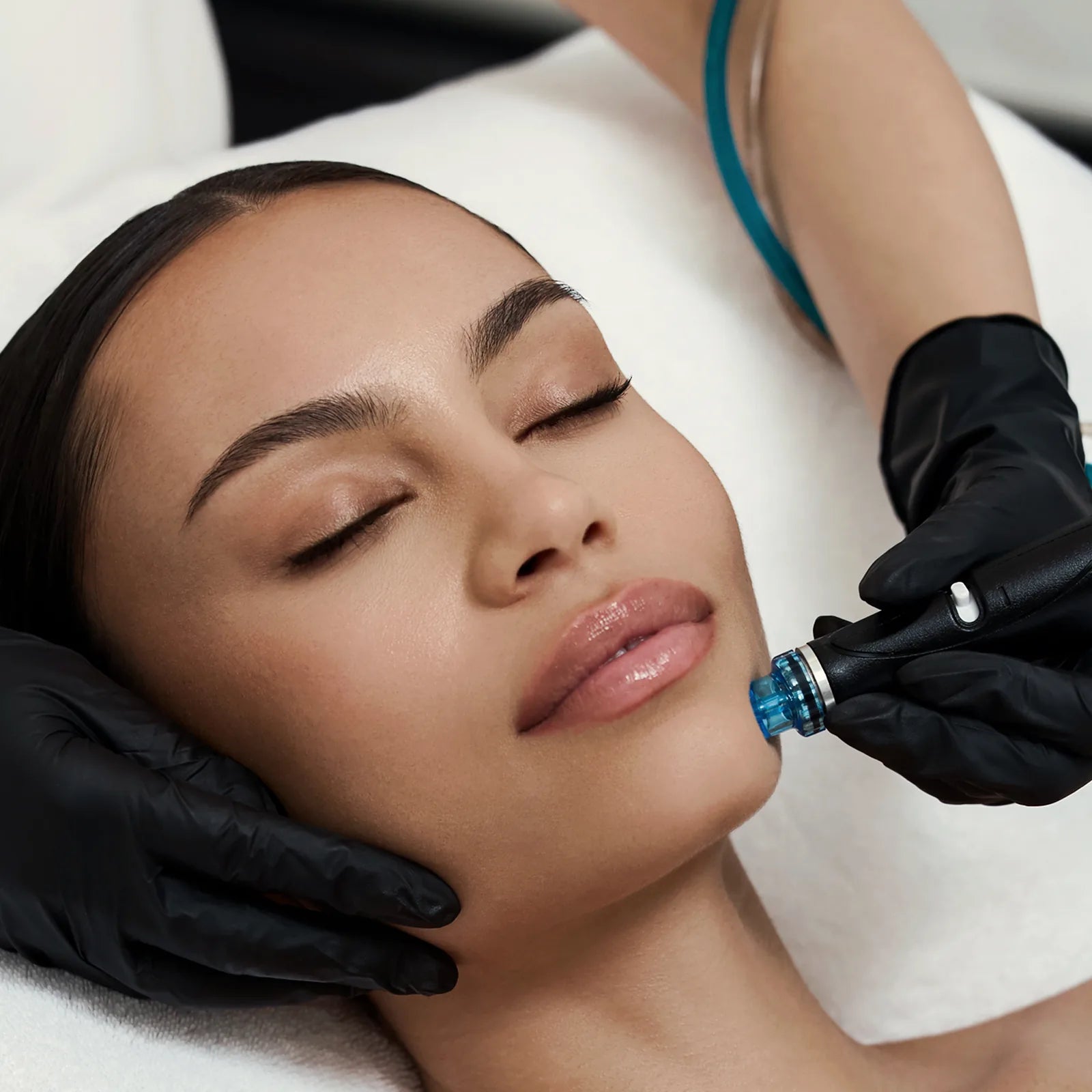 La_Belle_Cosmetics_Treatments_Hydra_Facial